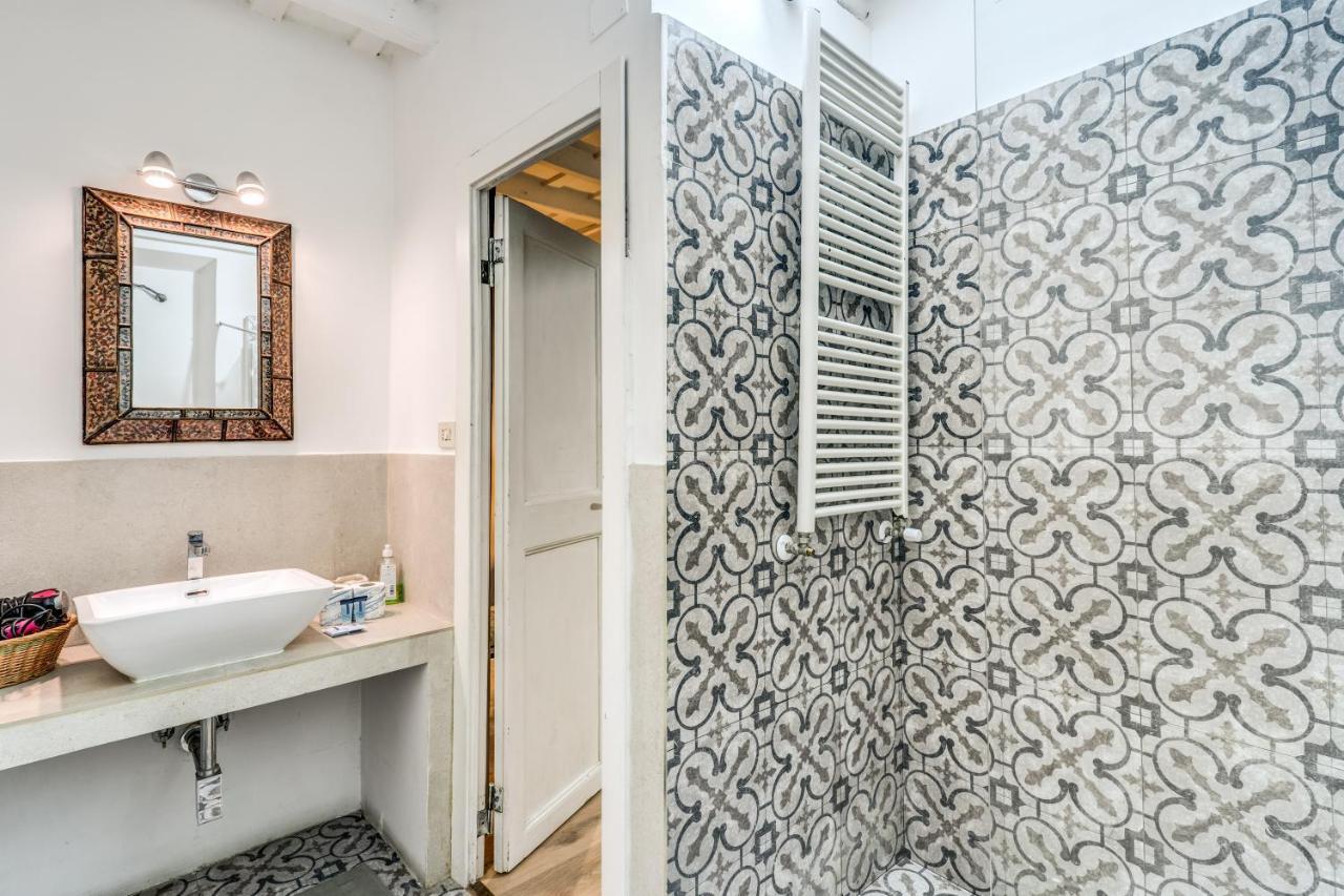 Lovely Spacious Apartment Near The Colosseum Rome Luaran gambar